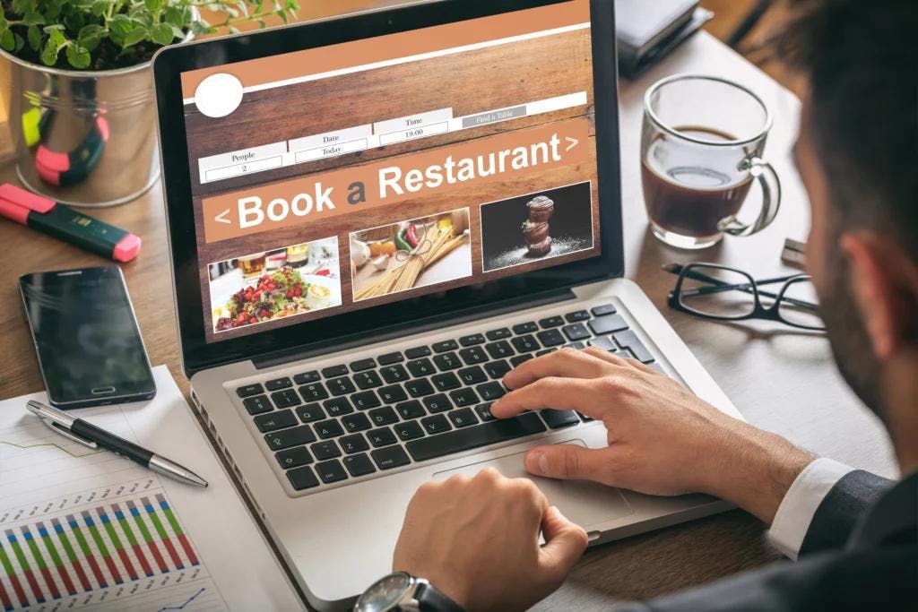 Online restaurant booking website concept for restaurant reservations.